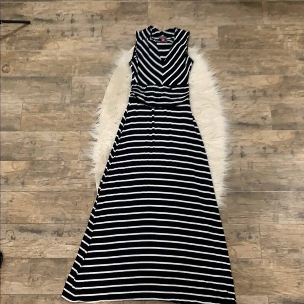 Vince Camuto Petite Black Striped Maxi Dress